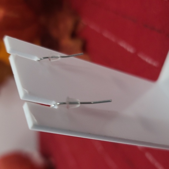 HAMMER themed Thor Disney tribute dangle earrings silvertone  NWT - Picture 3 of 4